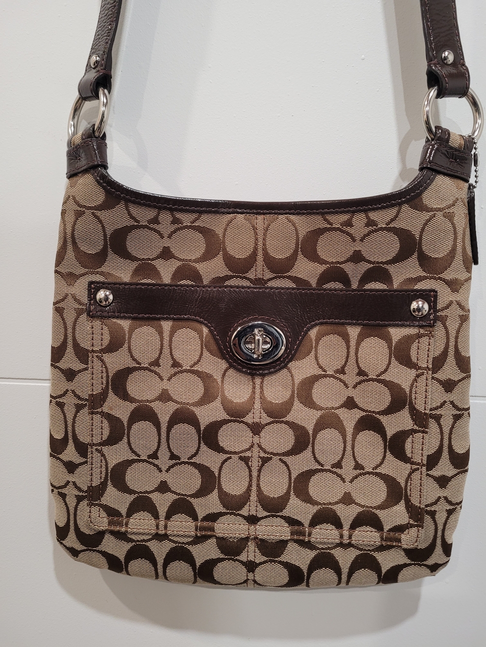 Coach Coco/Chocolate Brown Signature Canvas Classic TurnLock Crossbody Bag - Picture 3 of 11